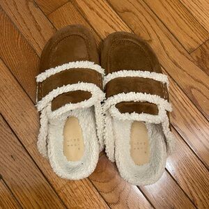 Well loved slippers size 7